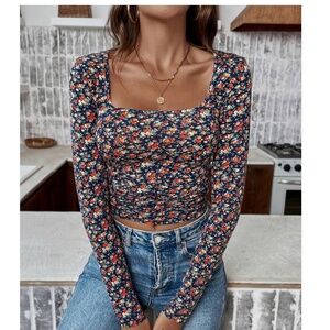 Floral Square Neck Long Sleeve Cropped Top